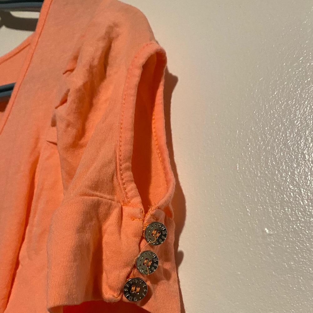 GUESS CUT OUT SHOULDER T-SHIRT - Picture 7 of 16